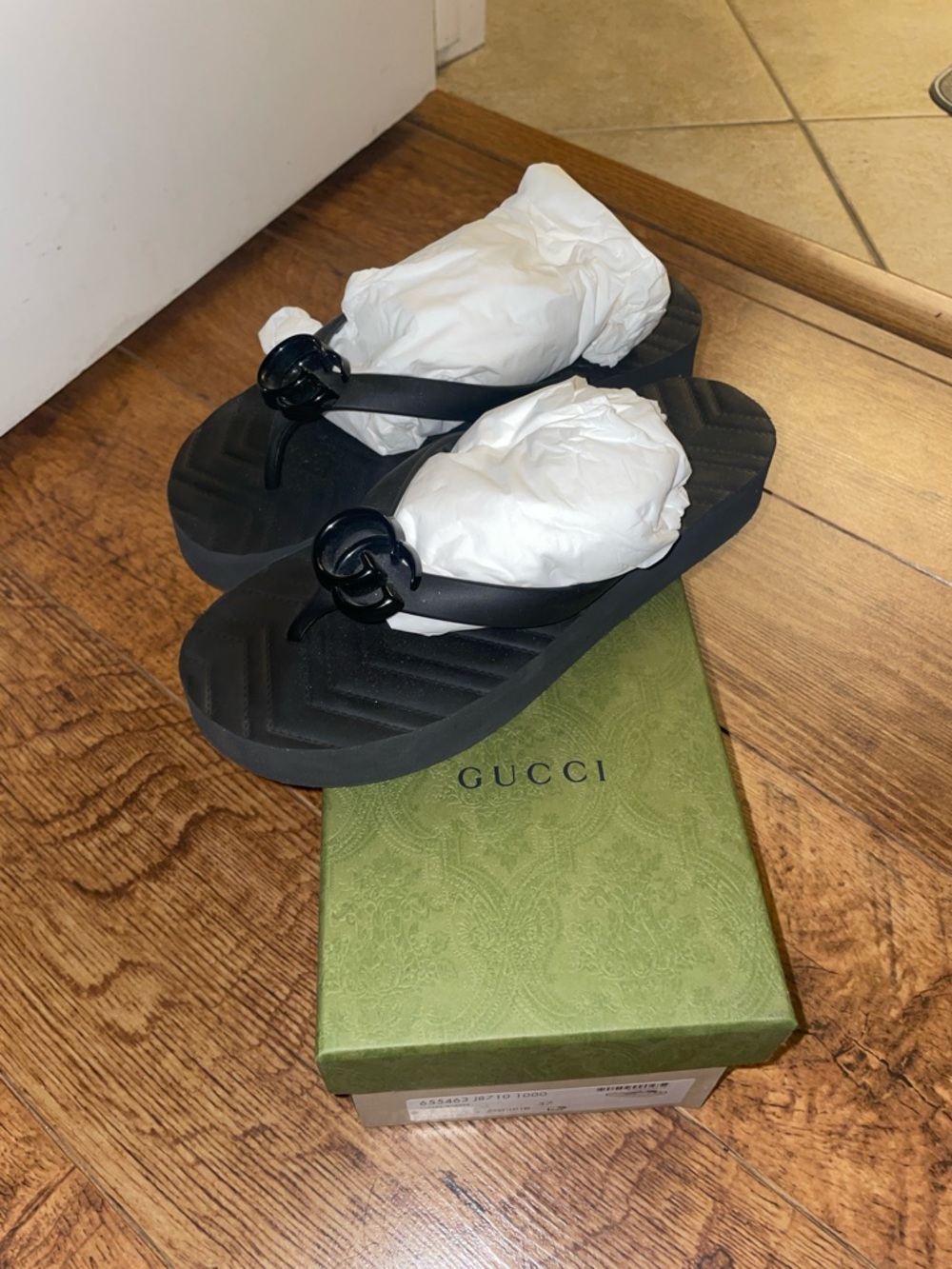 📌SALE📌 Gucci GG flip flop sandals • platform • thong Shoes • authentic - Picture 5 of 7
